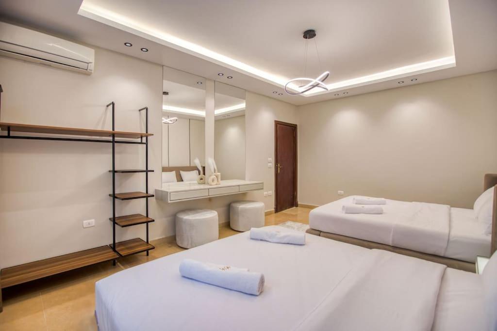 Signature Artistic Modern * Cairo
