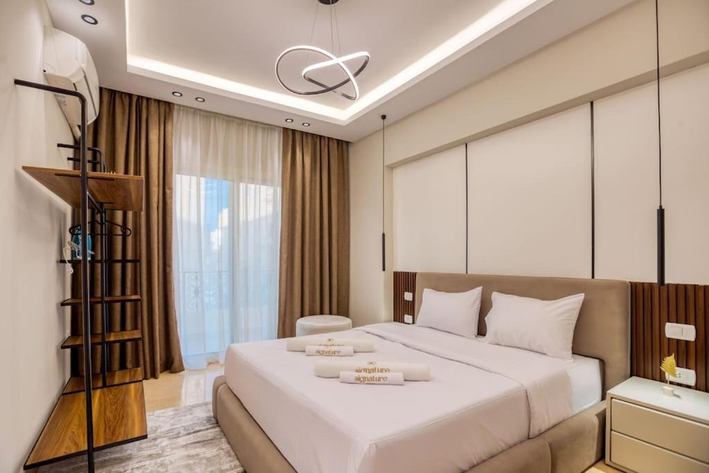 Apartment Signature Artistic Modern *