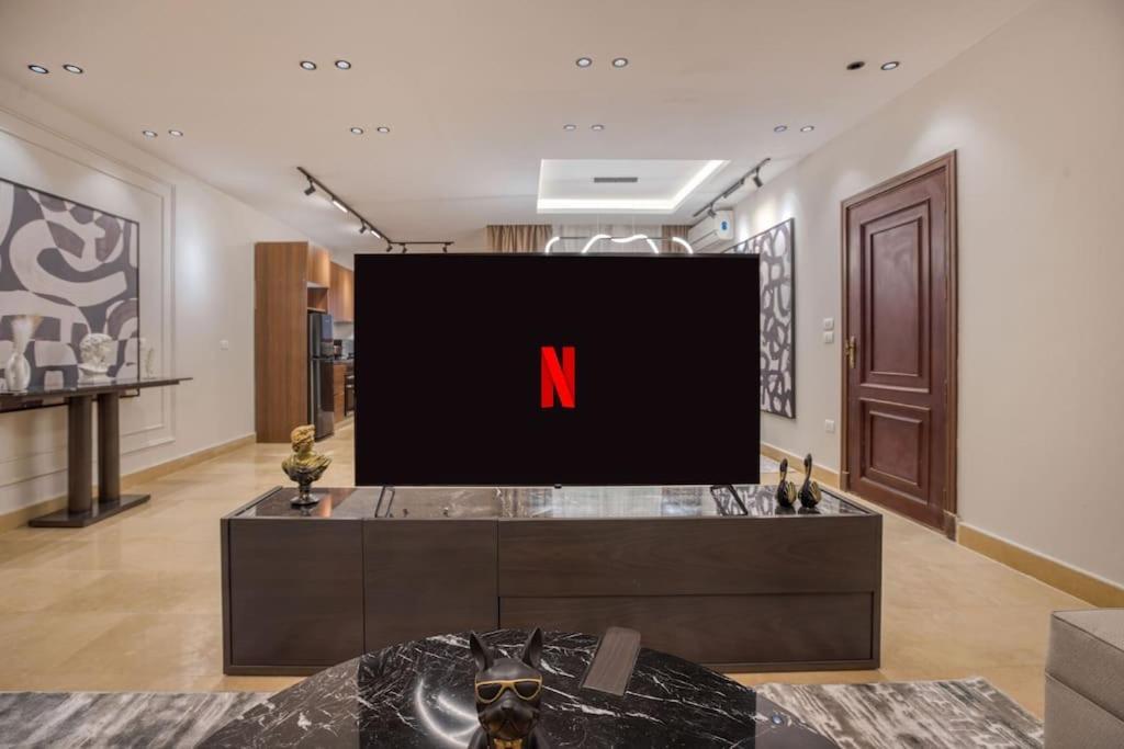 Signature Artistic Modern