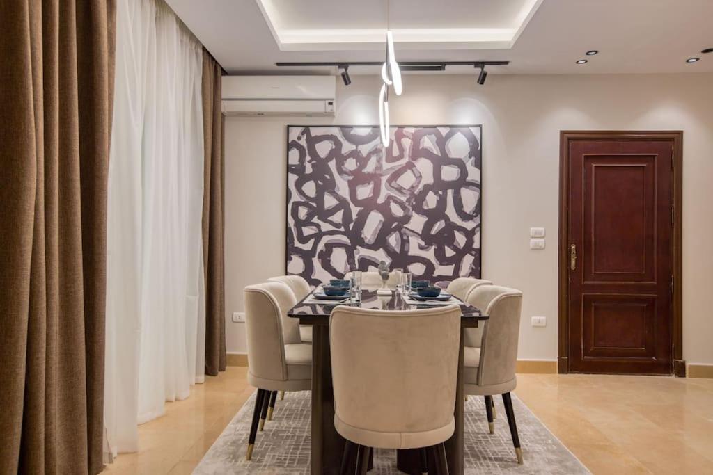 Signature Artistic Modern * Cairo